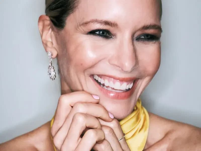 Mobile Beauty Services: How At-Home Hair, Makeup, and Nails Work