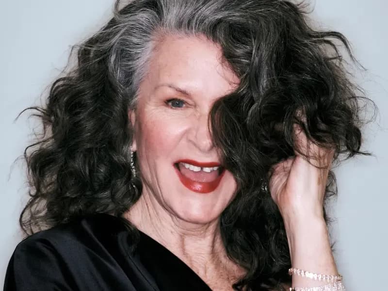 How To Master An At-Home Blowout For Long-Lasting Volume