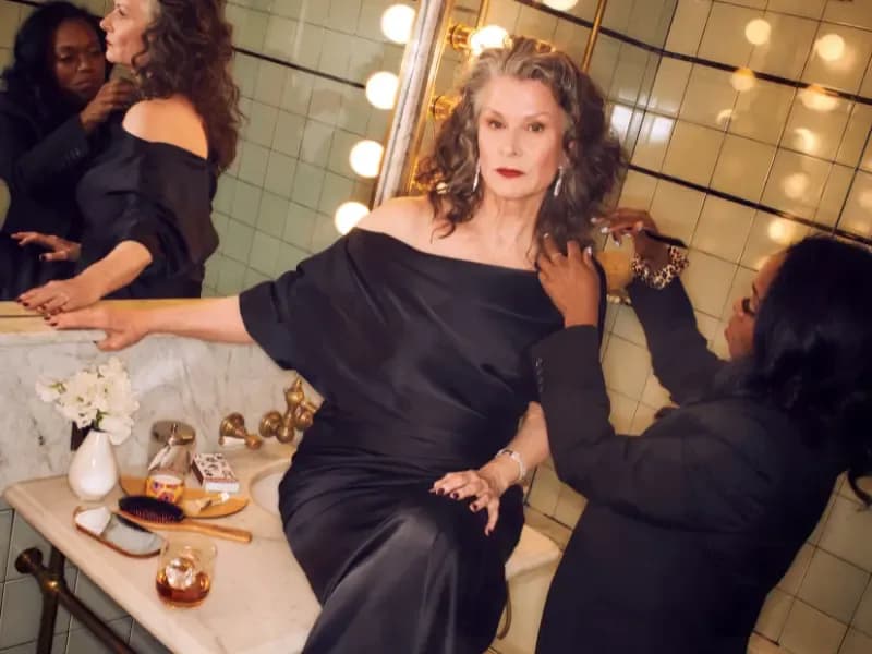 Blowout for Curly Hair: Can You Keep the Curls Intact?